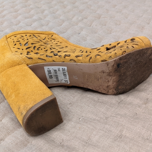 Mustard Yellow Floral Laser Cutout Booties RARE! - Picture 6 of 9